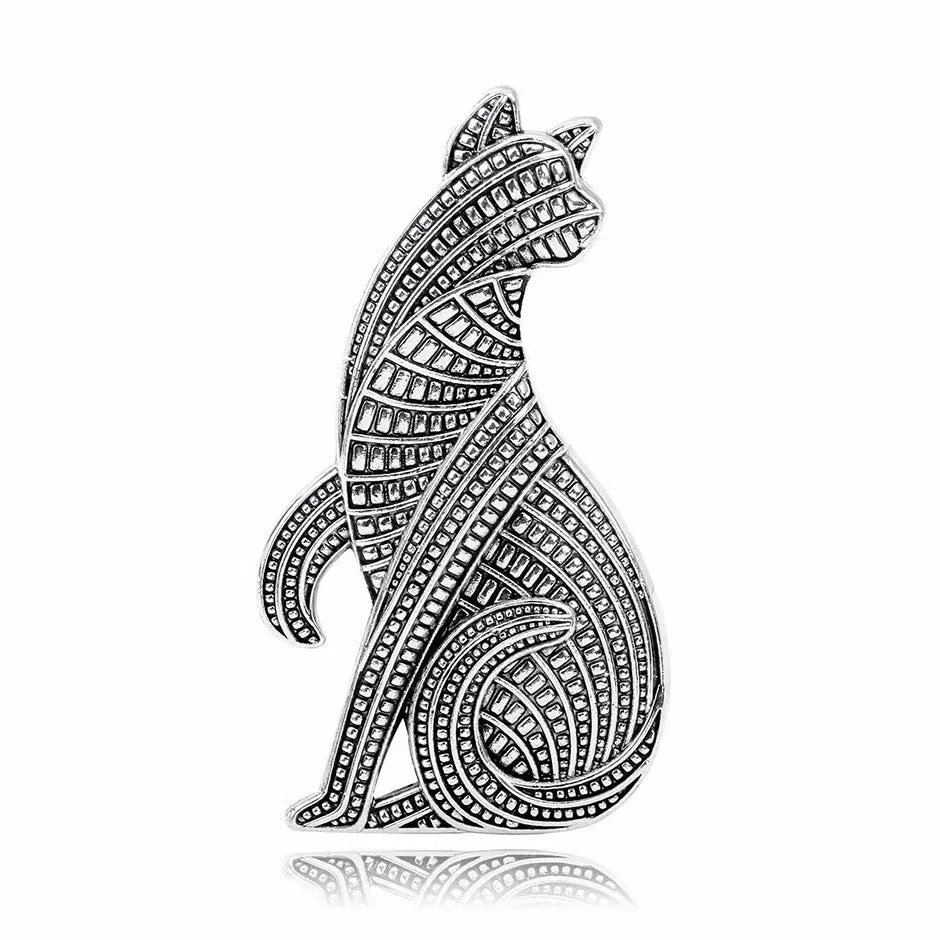 Retro alloy leopard brooch pin for women, 7.0 x 3.7 cm, Retro Gold finish, electroplated surface