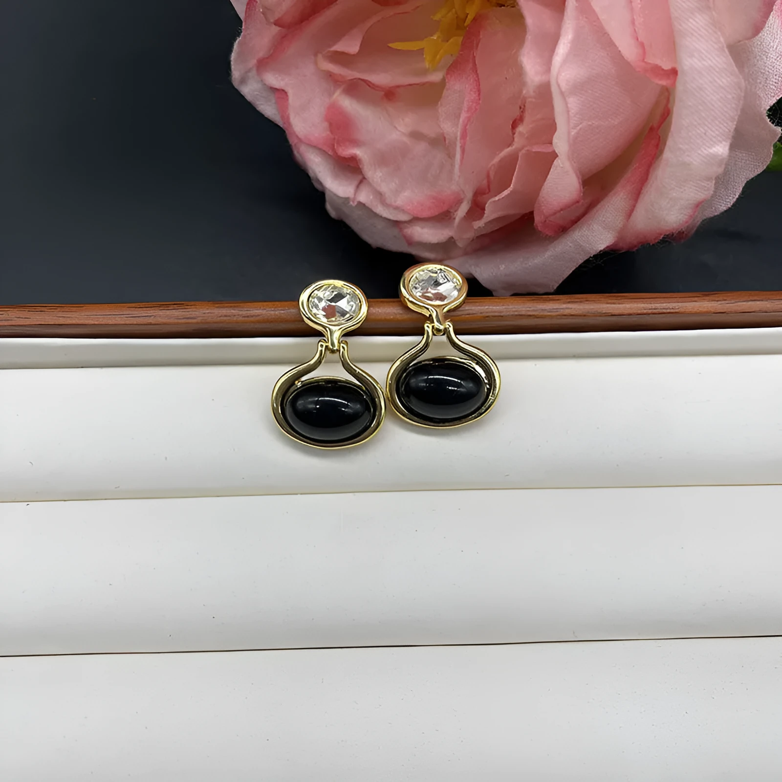 Black and gold geometric round oval alloy earrings with electroplated finish