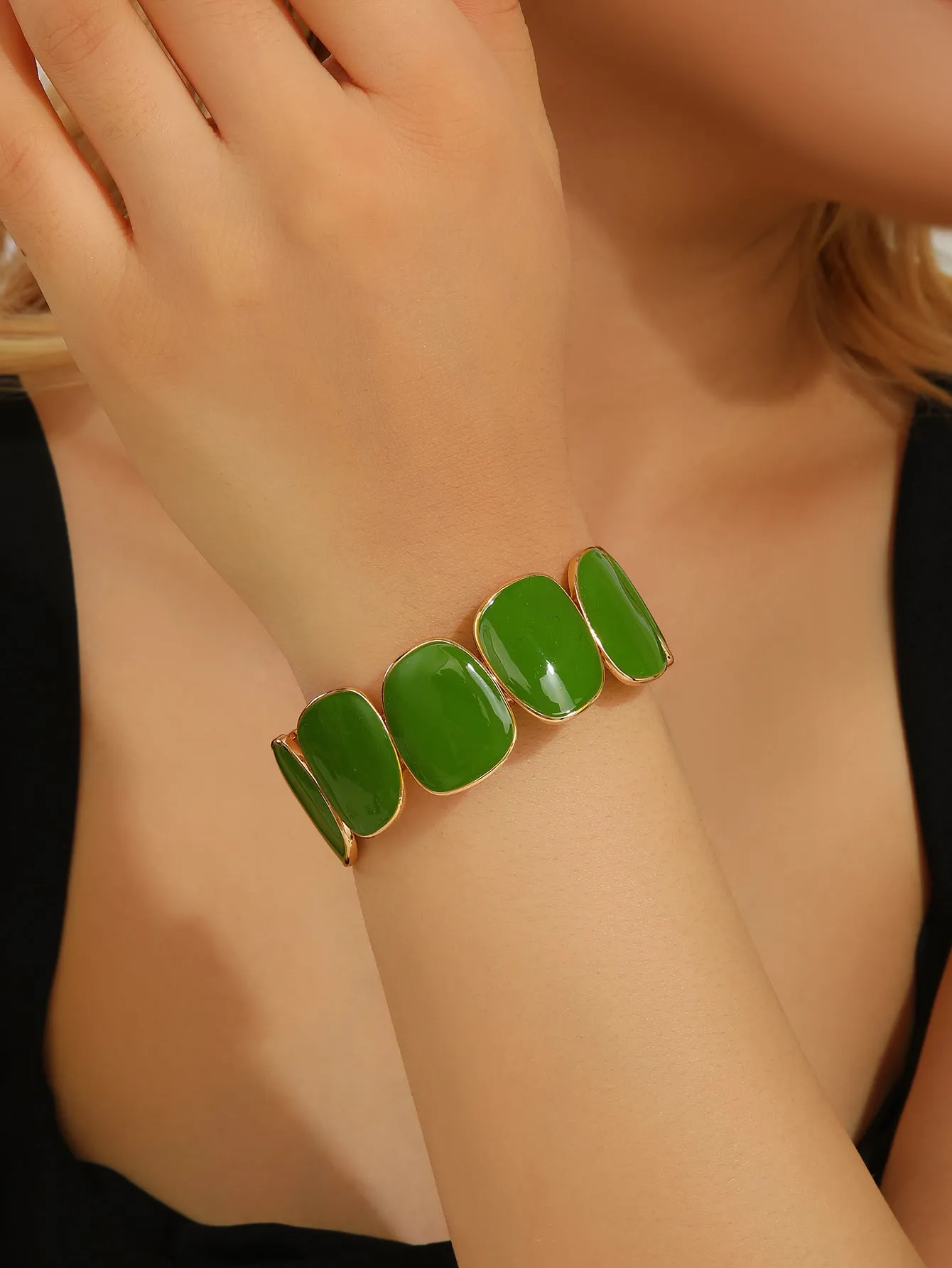 Adjustable coloured bracelet with metal toggle clasp, available in five colours