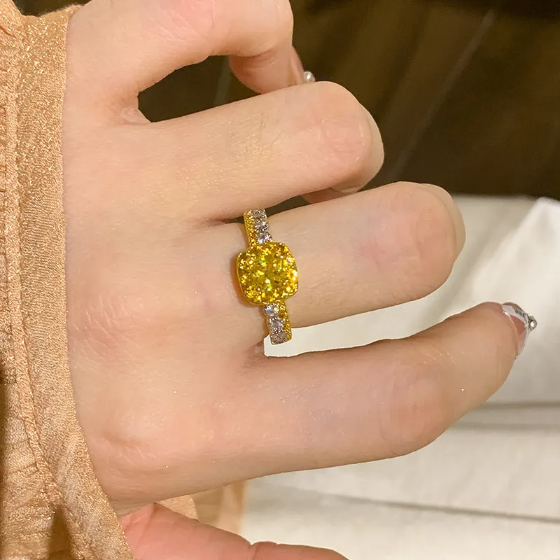 Yellow diamond pineapple cube sugar polished copper geometric ring for women in quadrilateral shape