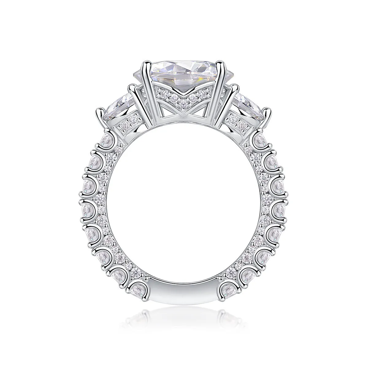Three-diamond shining 5-carat moissanite S925 silver platinum-plated wedding ring on display in gift box