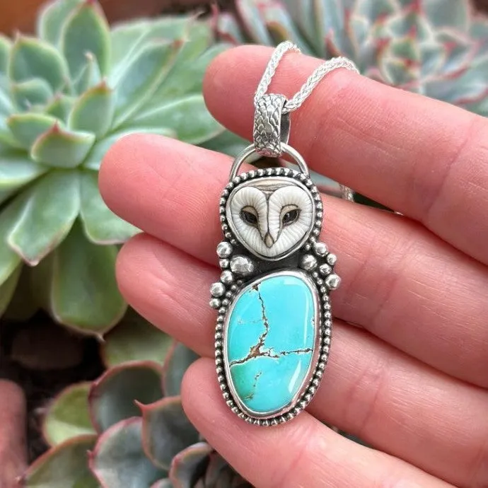 Vintage owl pendant necklace with turquoise alloy finish on zinc alloy cross chain