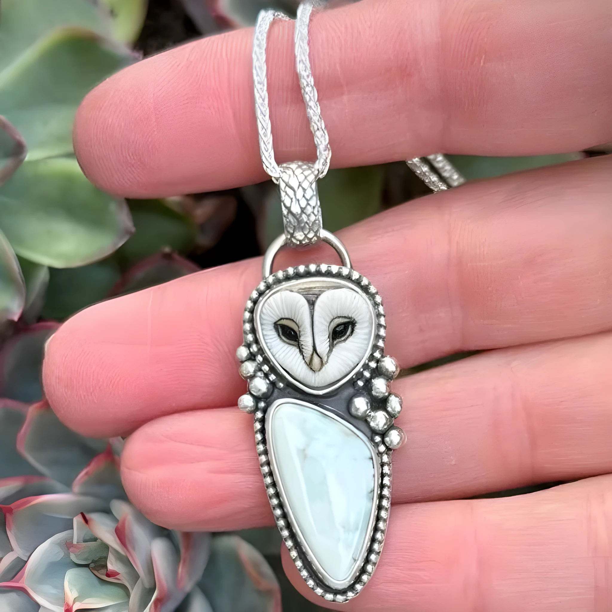 Vintage owl pendant necklace with turquoise alloy finish on zinc alloy cross chain