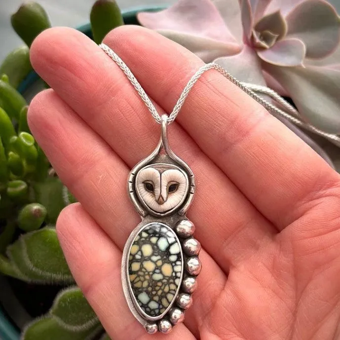 Vintage owl pendant necklace with turquoise alloy finish on zinc alloy cross chain