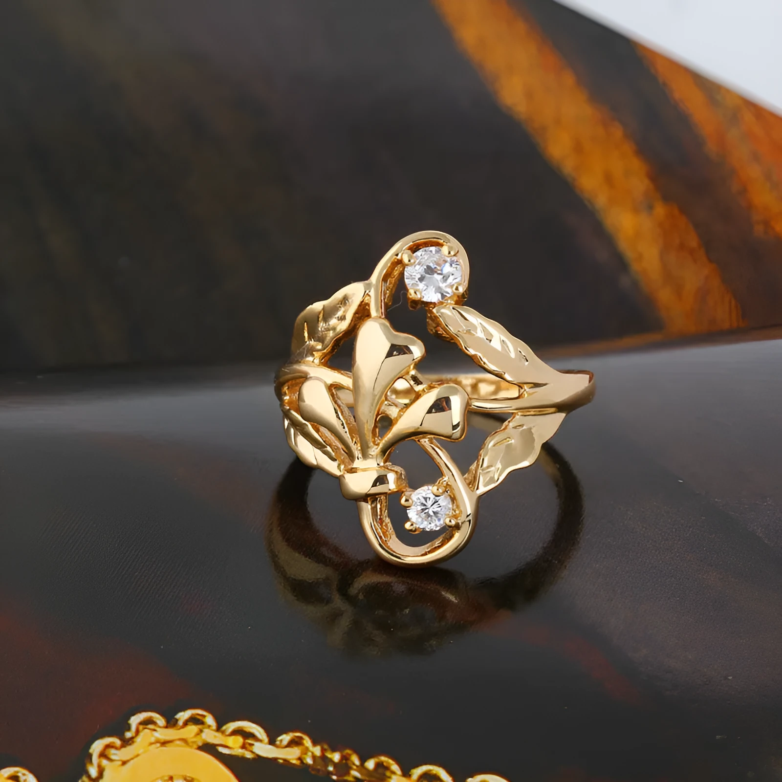Exaggerated irregular leaf zircon ring on open copper geometric band gold white finish women size 6.5