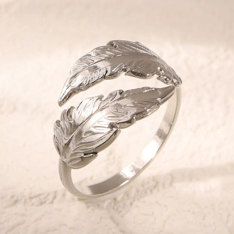 Women's adjustable feather ring in titanium steel with silver or gold electroplated finish