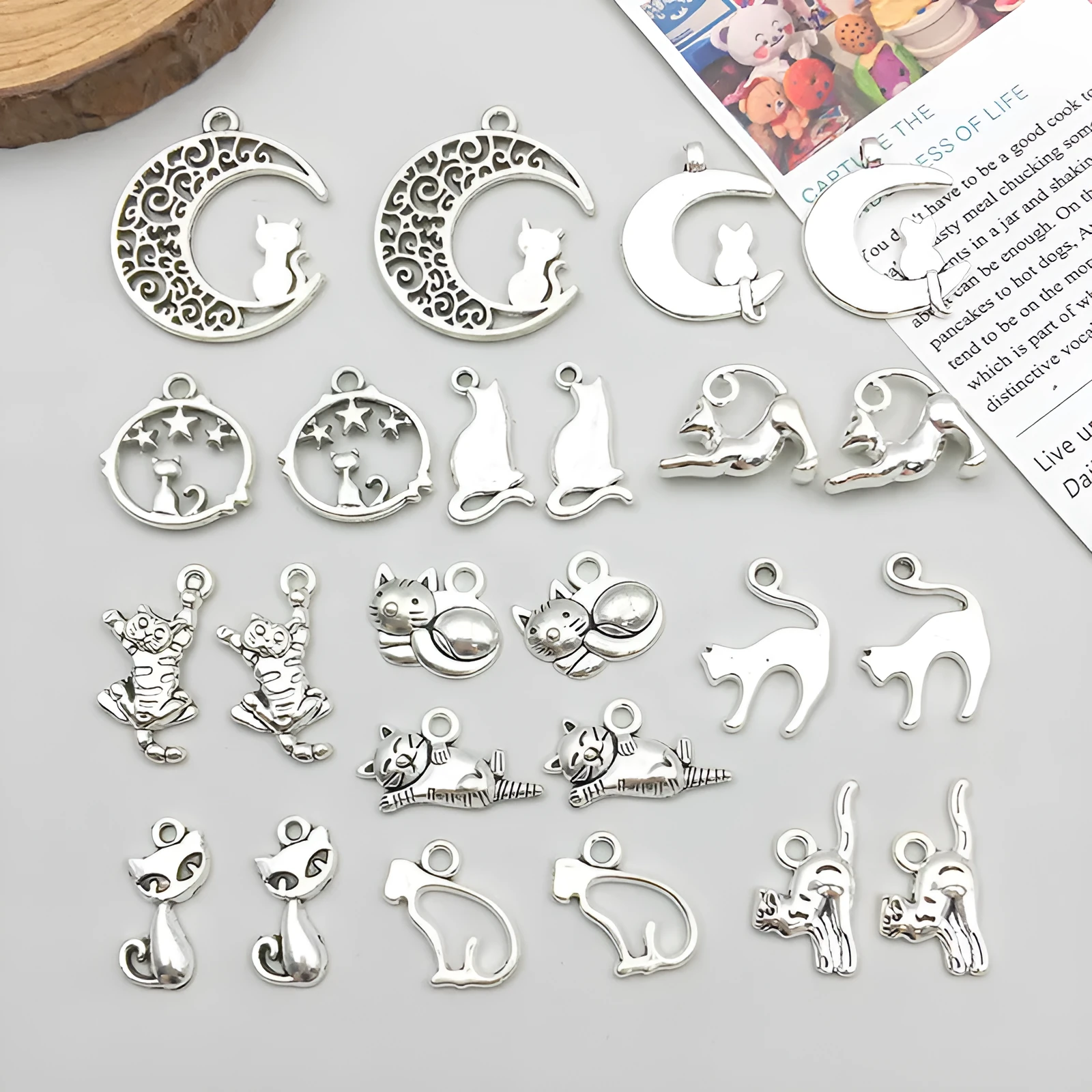 24 mixed ancient silver zinc alloy cat pendant charms with retro style on white background