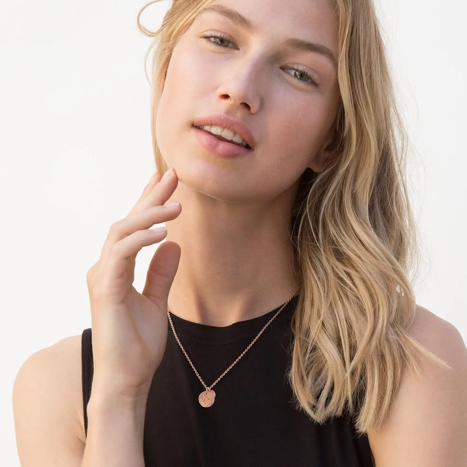 Round coin pendant necklace in gold finish on white background, adjustable 41-50cm stainless steel side chain
