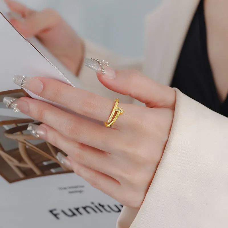 Gold geometric finger ring with natural style design for women