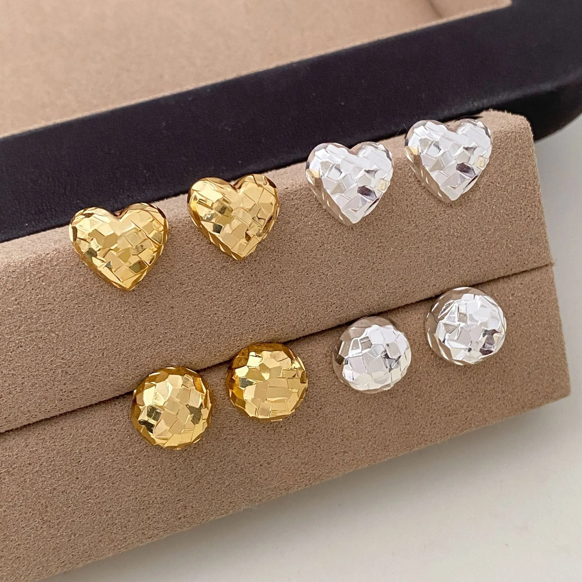 Gold copper heart shaped ear clips without ear holes on non-pierced earlobe, simple style