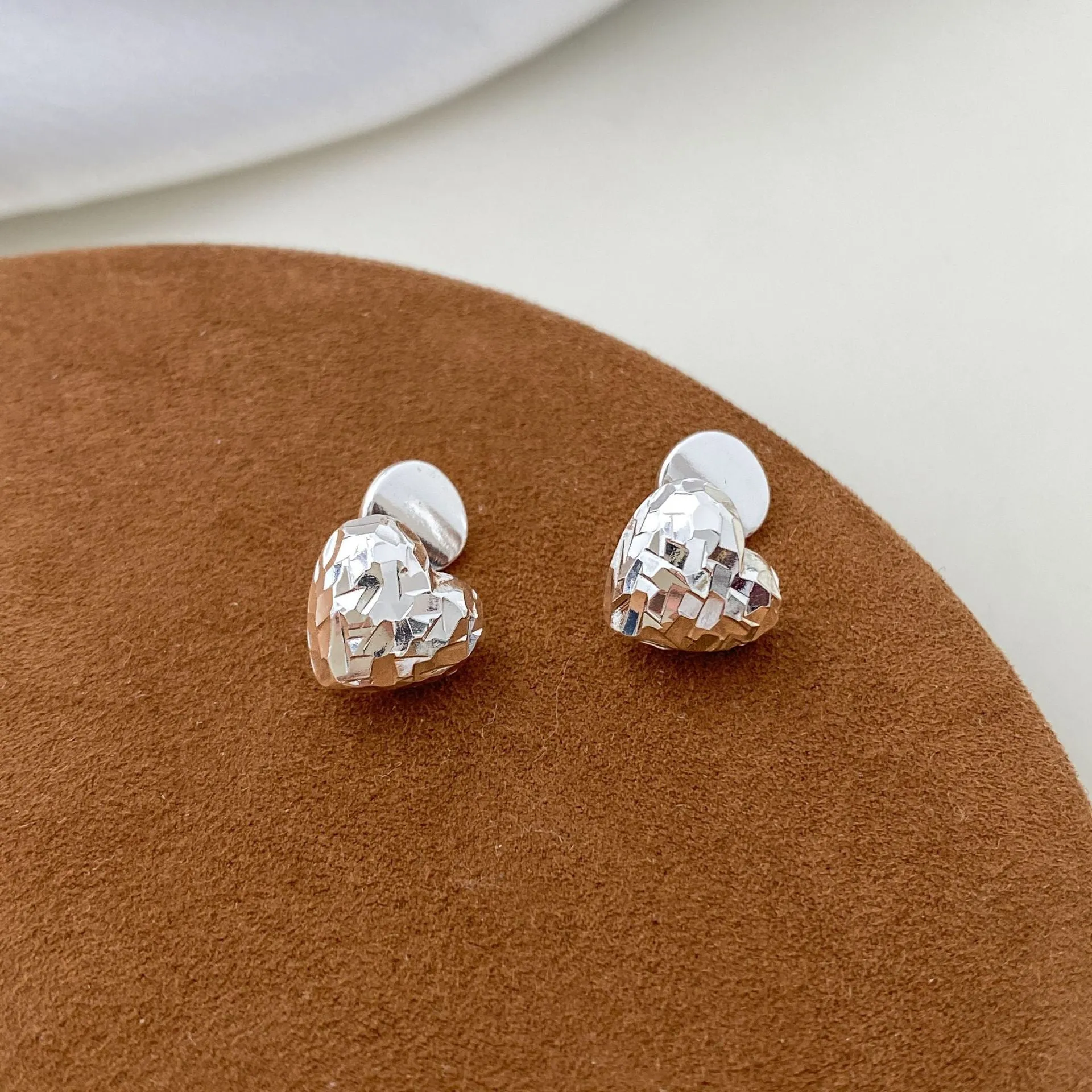 Gold copper heart shaped ear clips without ear holes on non-pierced earlobe, simple style