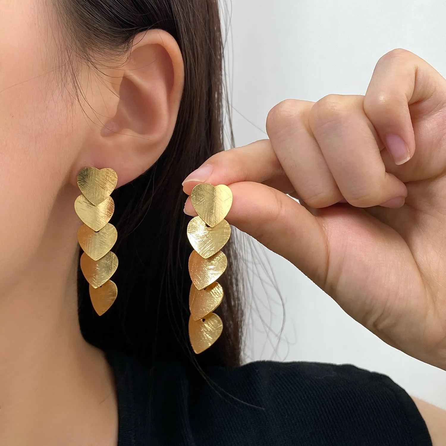 Gold geometric heart tassel ear clip without piercing, copper electroplated