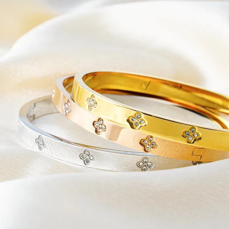 European and American four-leaf clover diamond bracelet in stainless steel with electroplated finish, available in gold, rose gold, or steel