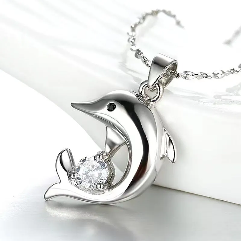 Silver-plated dolphin pendant necklace with mixed gem inlay on O-link chain, 41-50cm, women's Korean-style copper jewellery