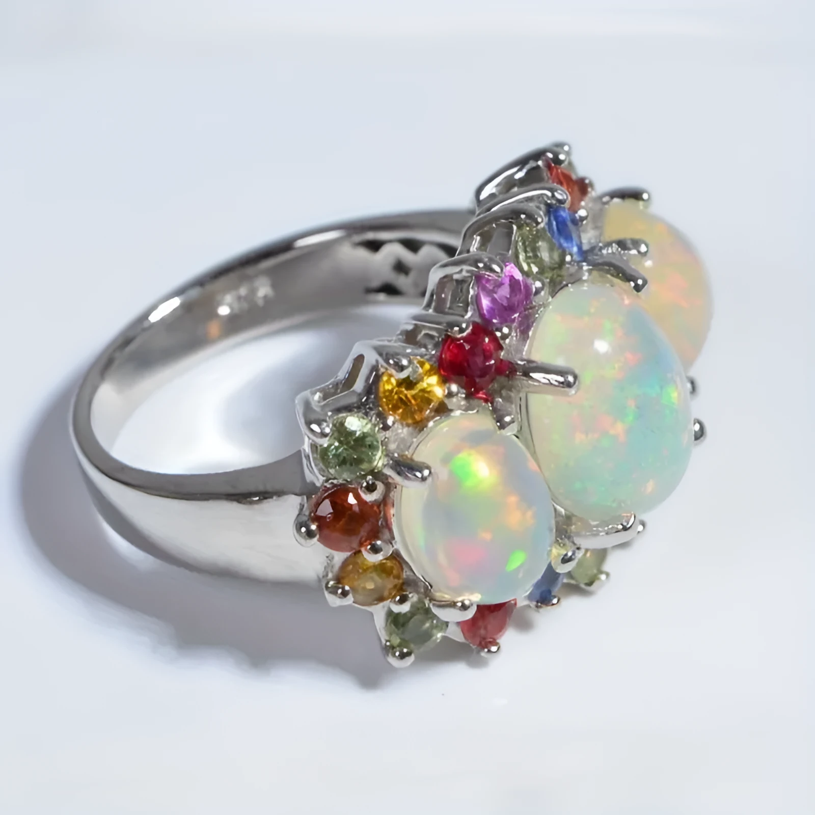 Women's retro geometric alloy ring with zircon inlay, shown in picture style colour.