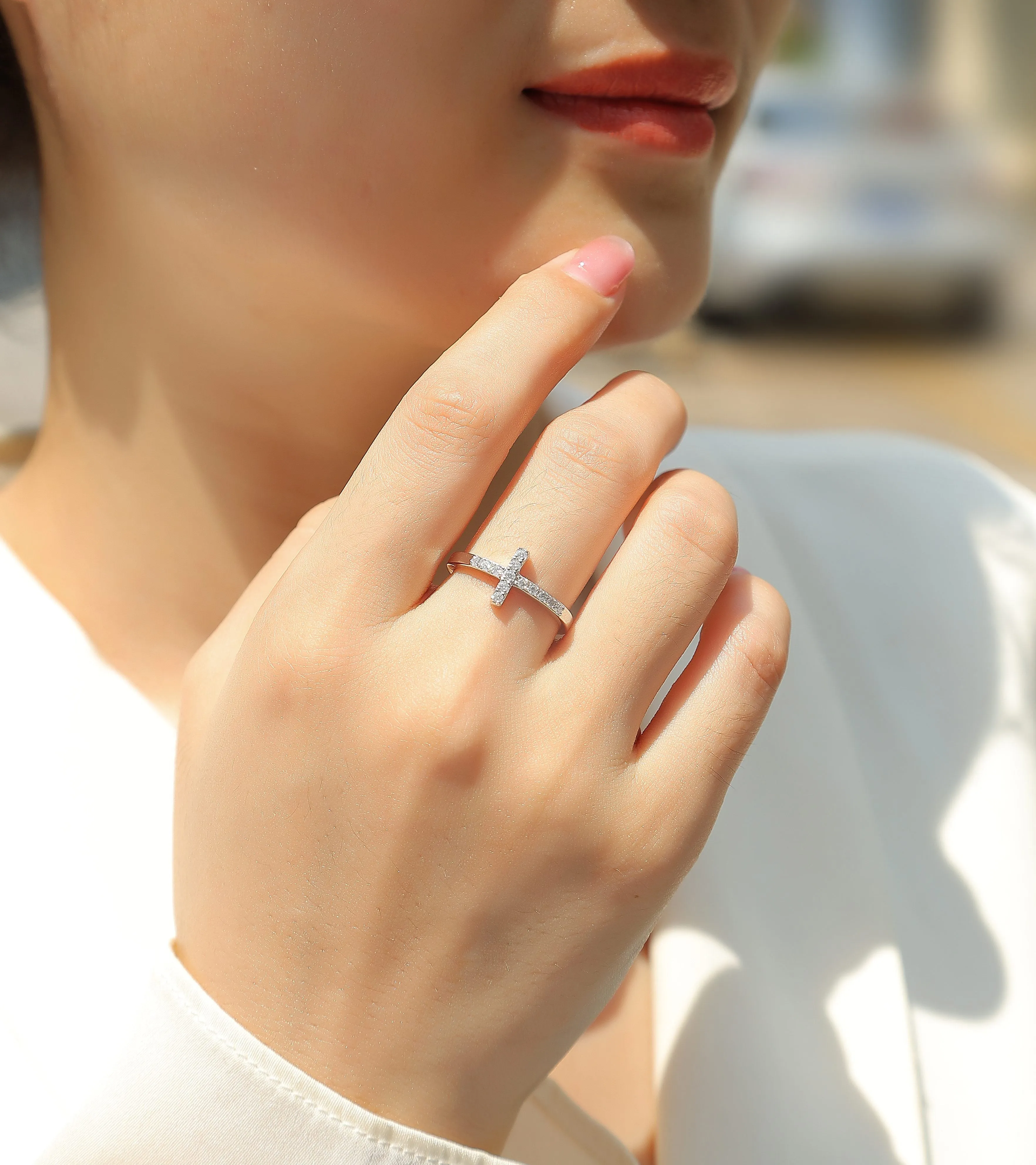 The Holy Light Cross wedding ring set with moissanite stone in gold-plated S925 silver on gift box