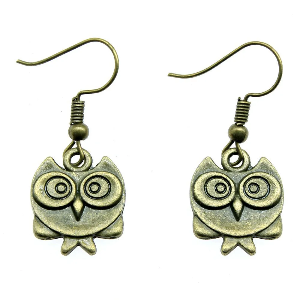 Retro minimalist double-sided owl earrings in antique bronze with ear hooks and plastic tips