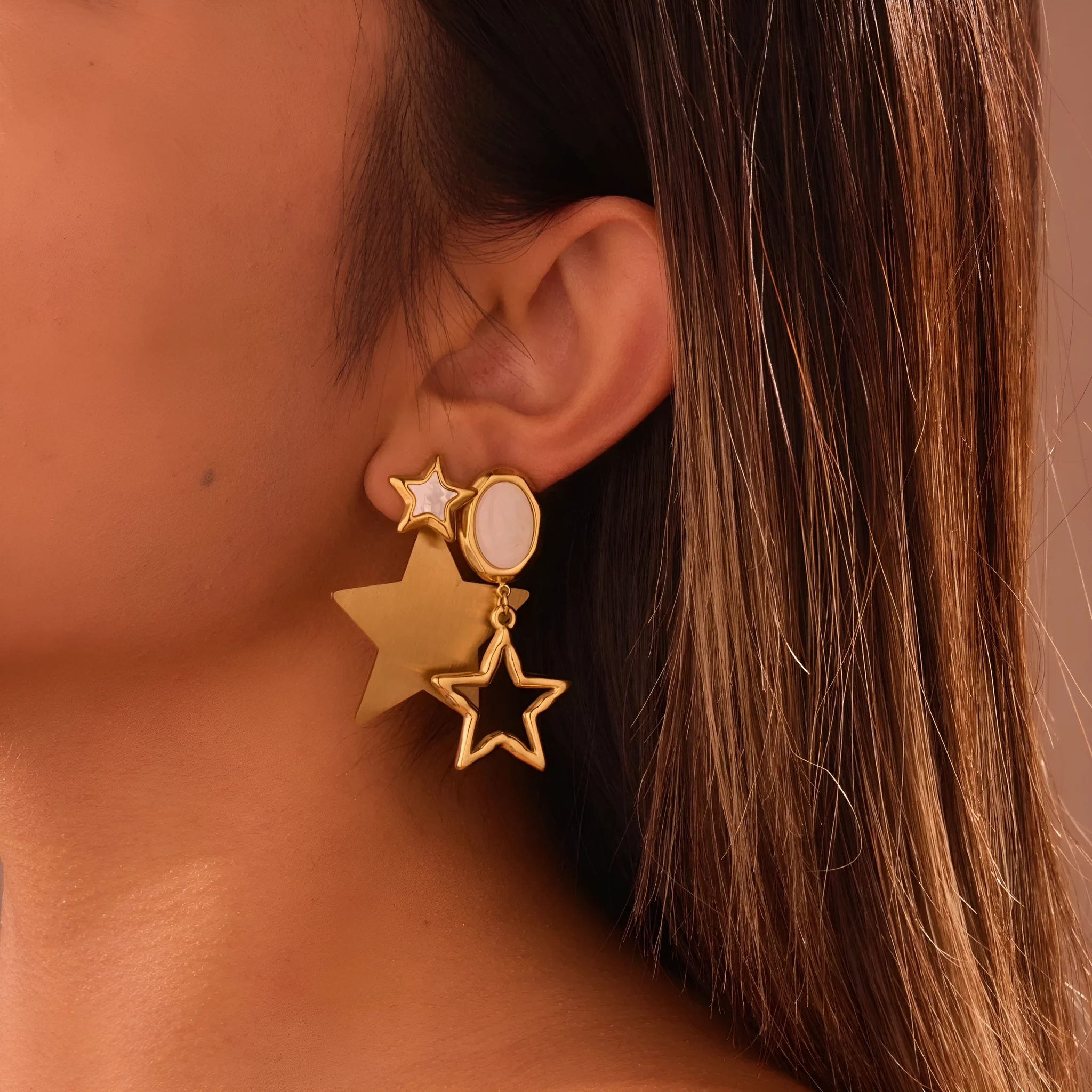 Pentagram fritillary cutout earrings in gold, 18K plated stainless steel, star and oval geometric shapes