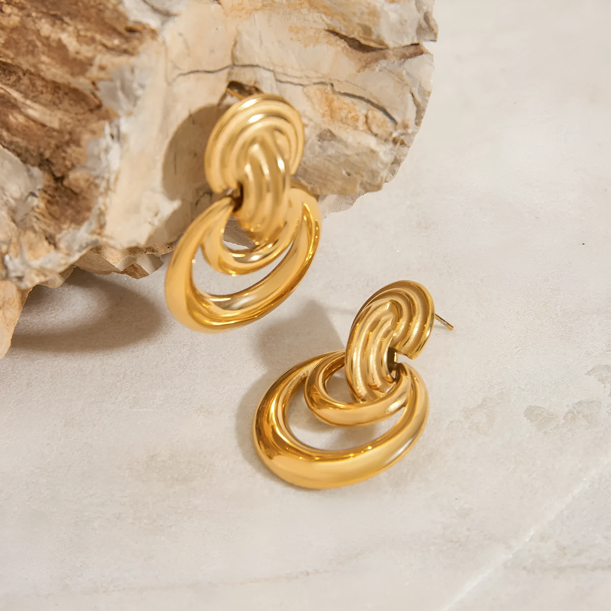 Pair of geometric stainless steel earrings with titanium steel ornament, colour JDE0102013