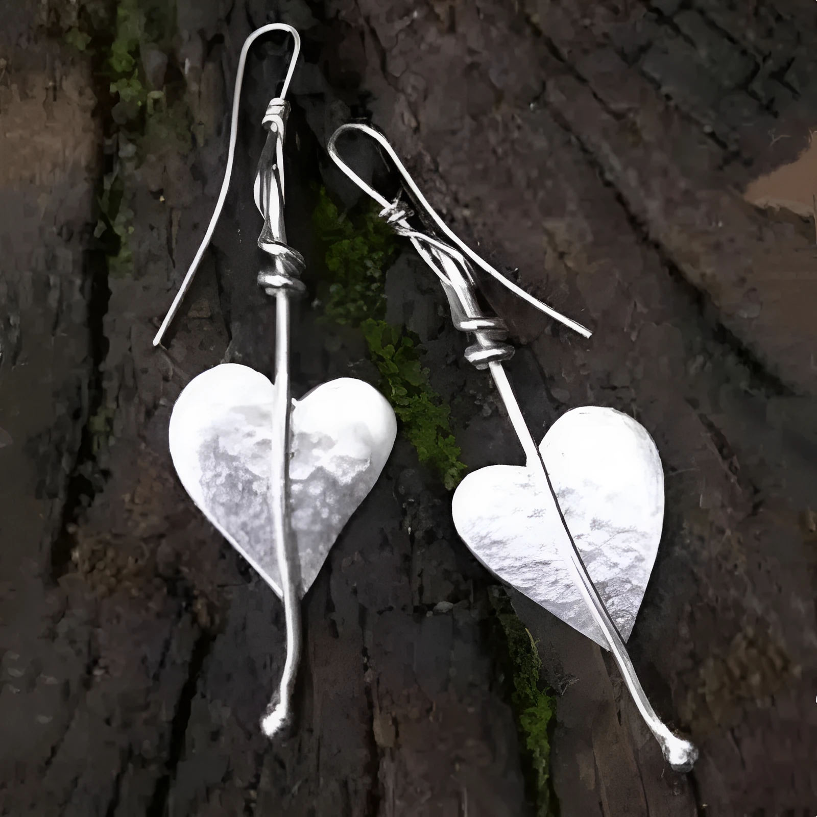 Retro minimalist heart earrings for women in electroplated zinc alloy geometric shape picture colour