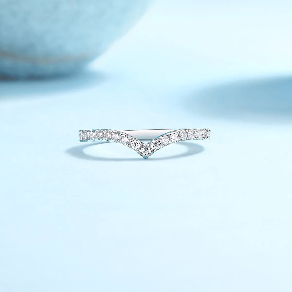 Moissanite wedding ring set on S925 silver with platinum plating, ring size 7, with gift box and GRA certificate