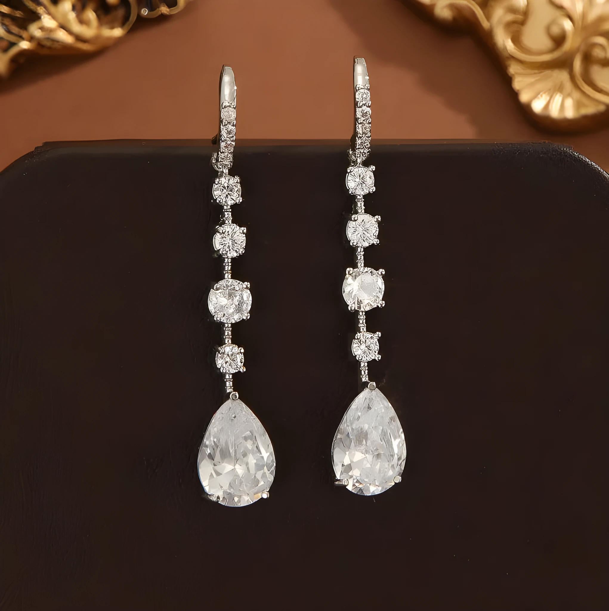 Silver white zircon pear-shaped drop high-carbon earrings on copper base for women