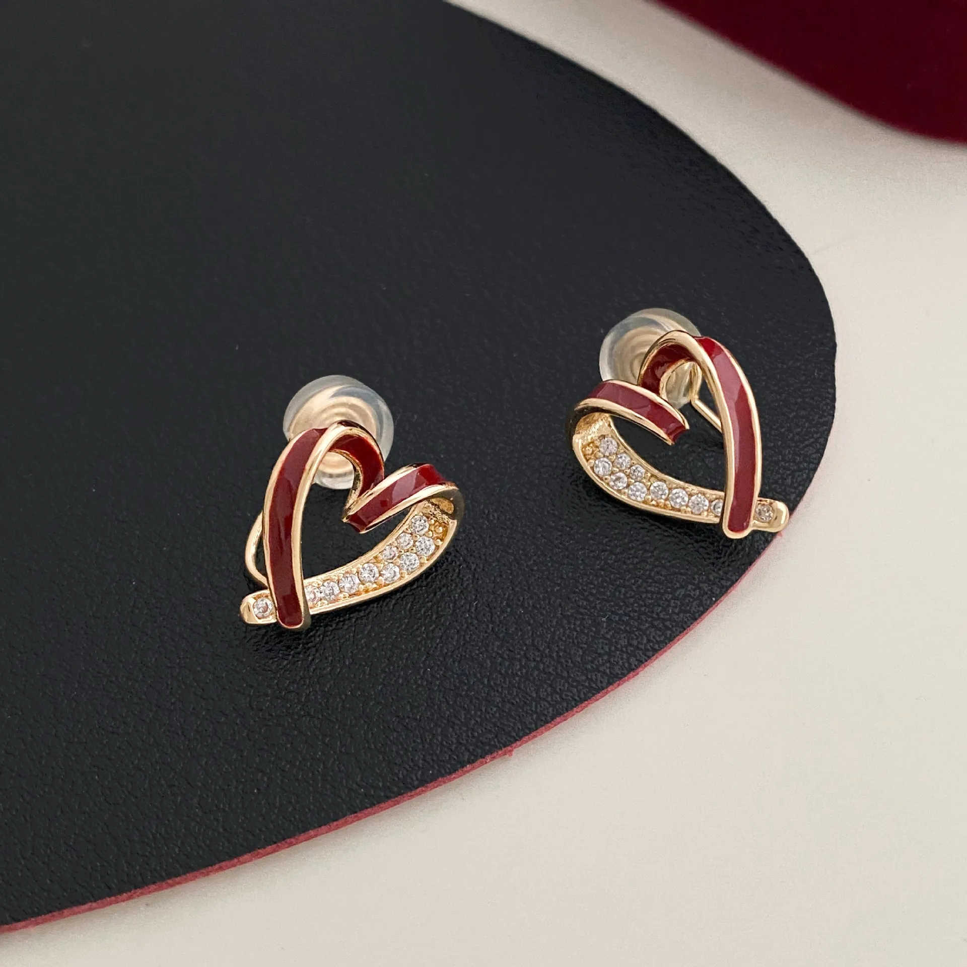Micro-set zircon asymmetric heart earrings for women, copper base, white colour, ear clip style