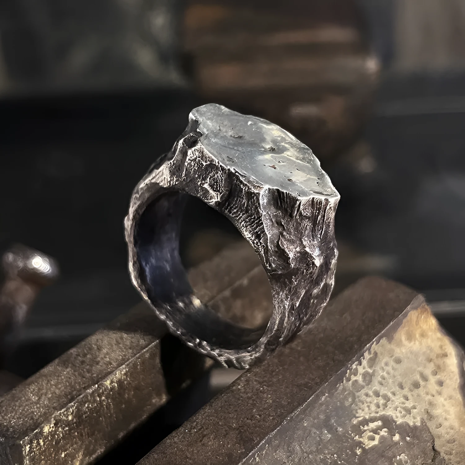 Vintage Nomad heavy gauge open ring in copper with adjustable opening and TJ-1420 colour finish featuring Saturn and Stubborn Stone design