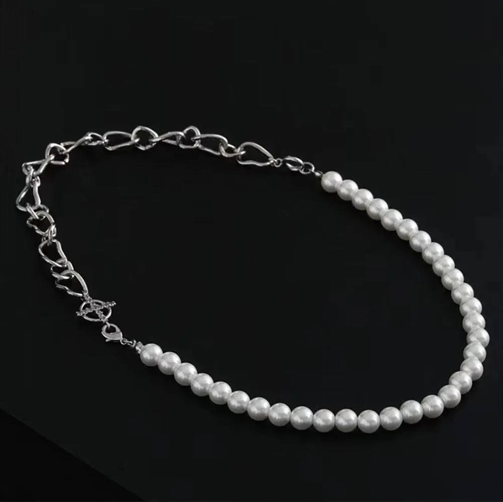 White geometric acrylic clavicle chain necklace with twisted chain and asymmetric design