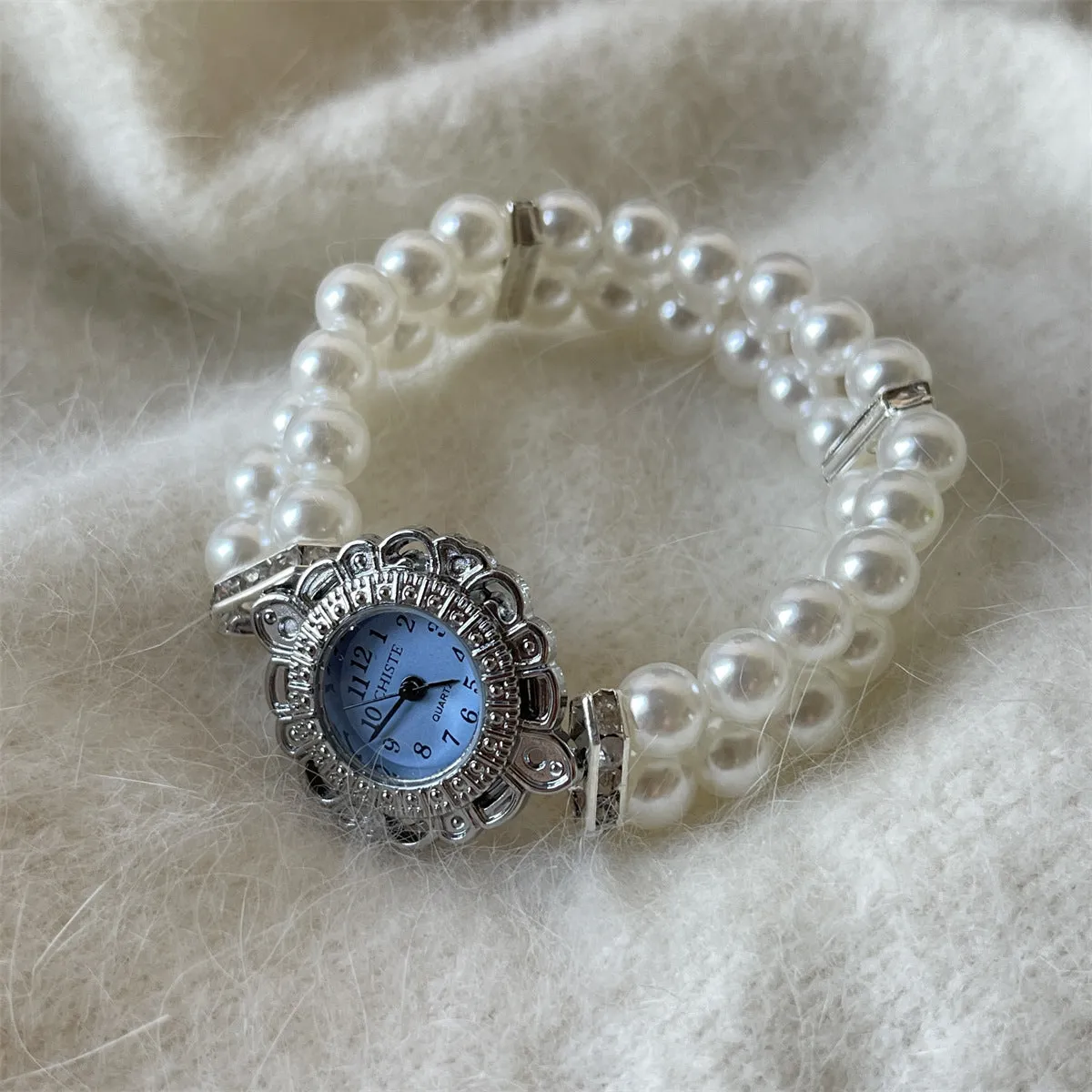 Women's quartz pearl bracelet watch with alloy case and glass mirror face