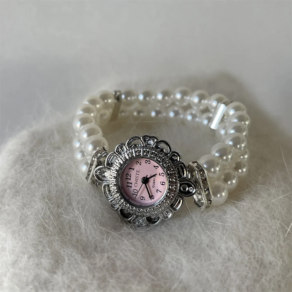 Women's quartz pearl bracelet watch with alloy case and glass mirror face