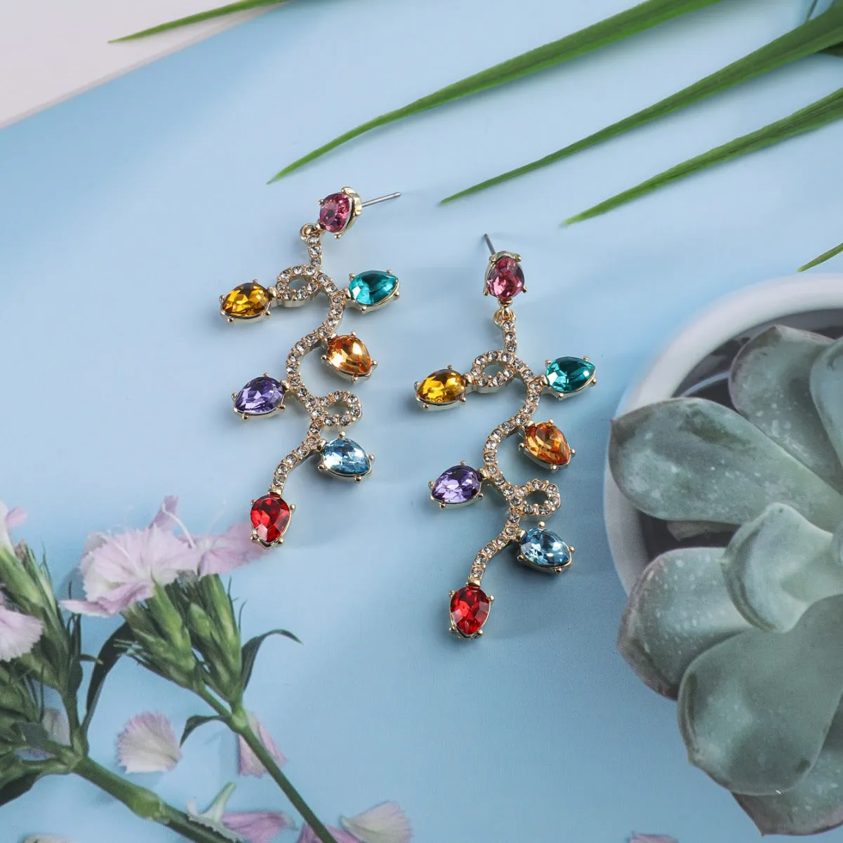 Retro small lantern zircon stud earrings in alloy geometric colourful finish