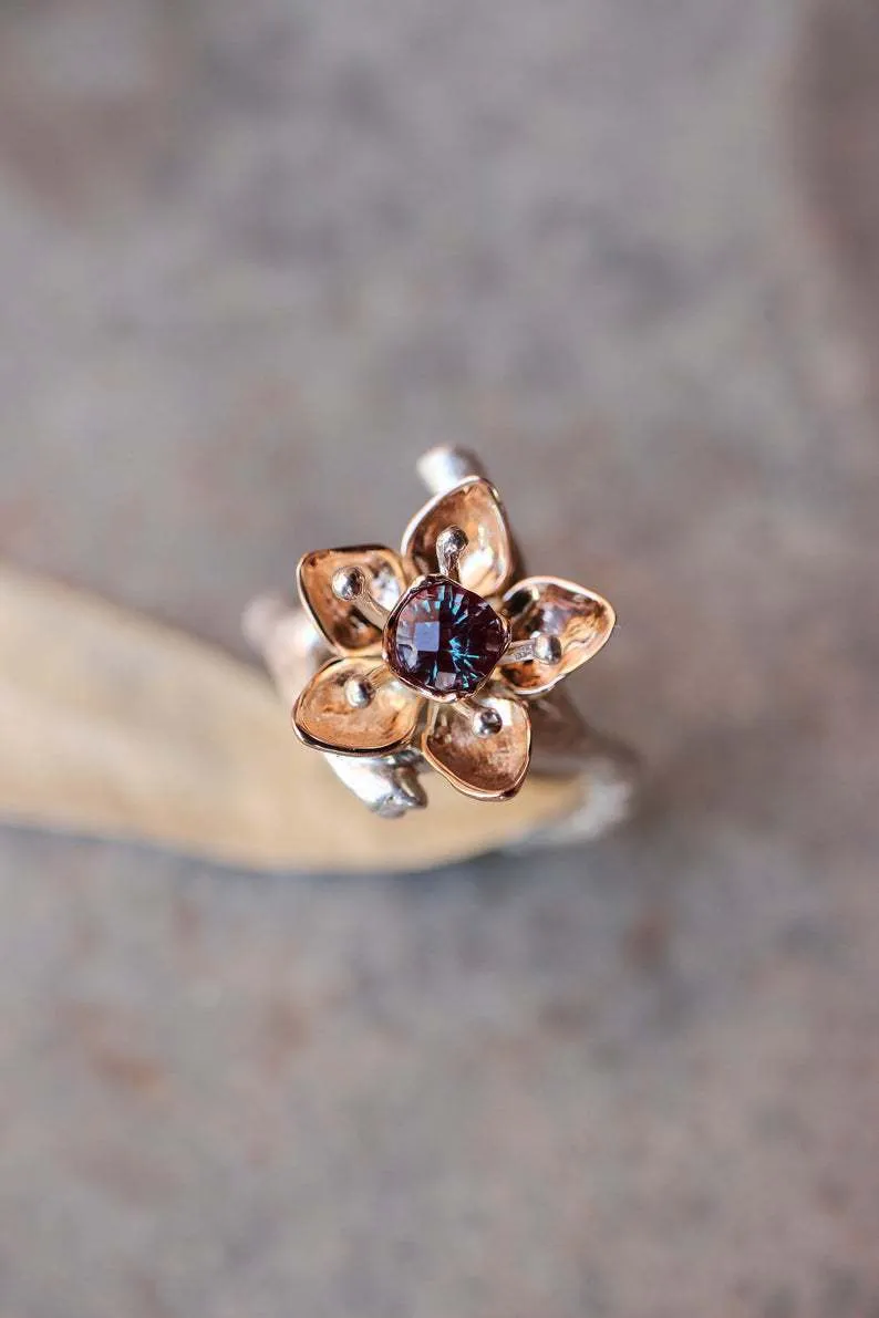 Women's two-tone silver alloy geometric floral ring on white background, simple style, size No 7