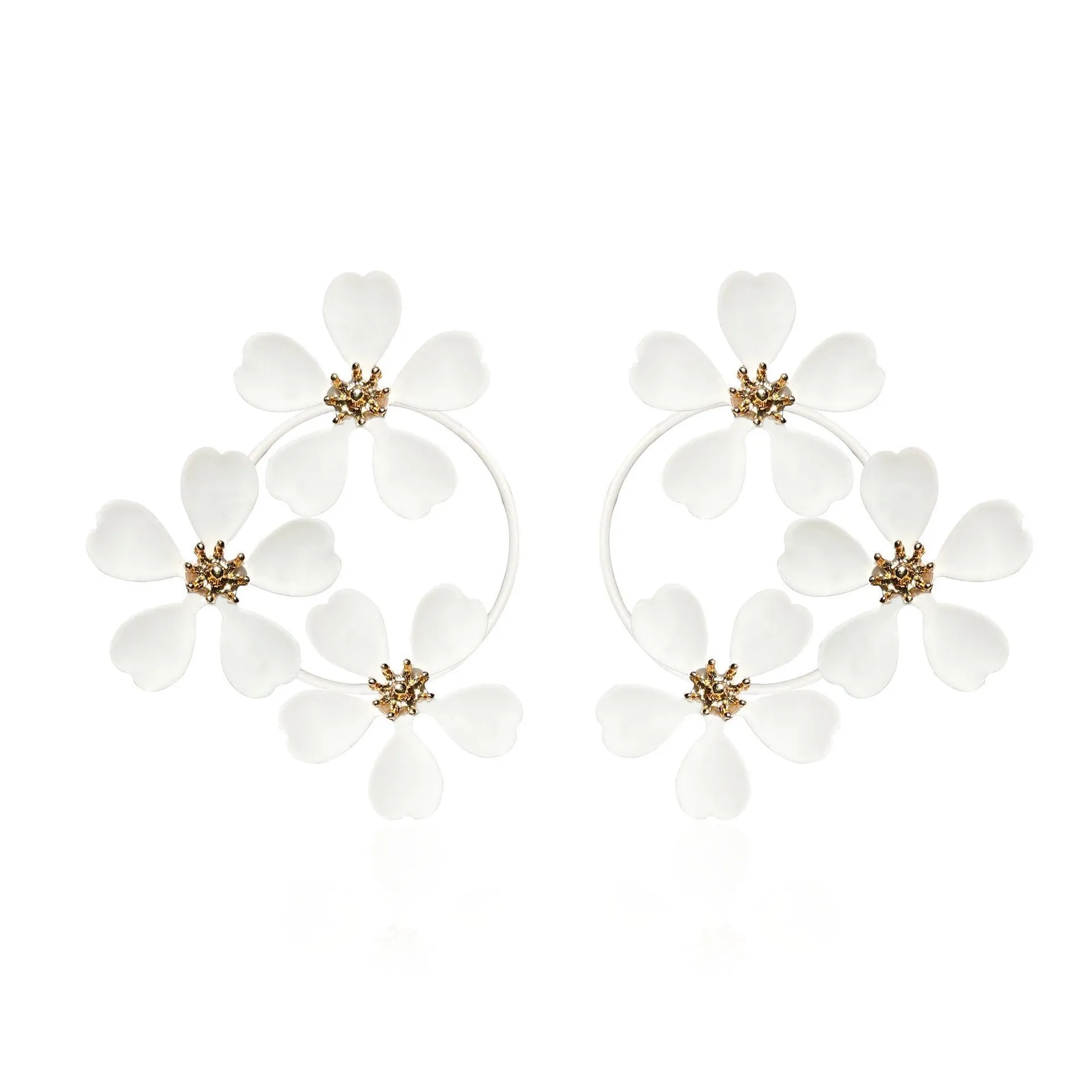 Retro flower-shaped earrings for women in black and white colour options
