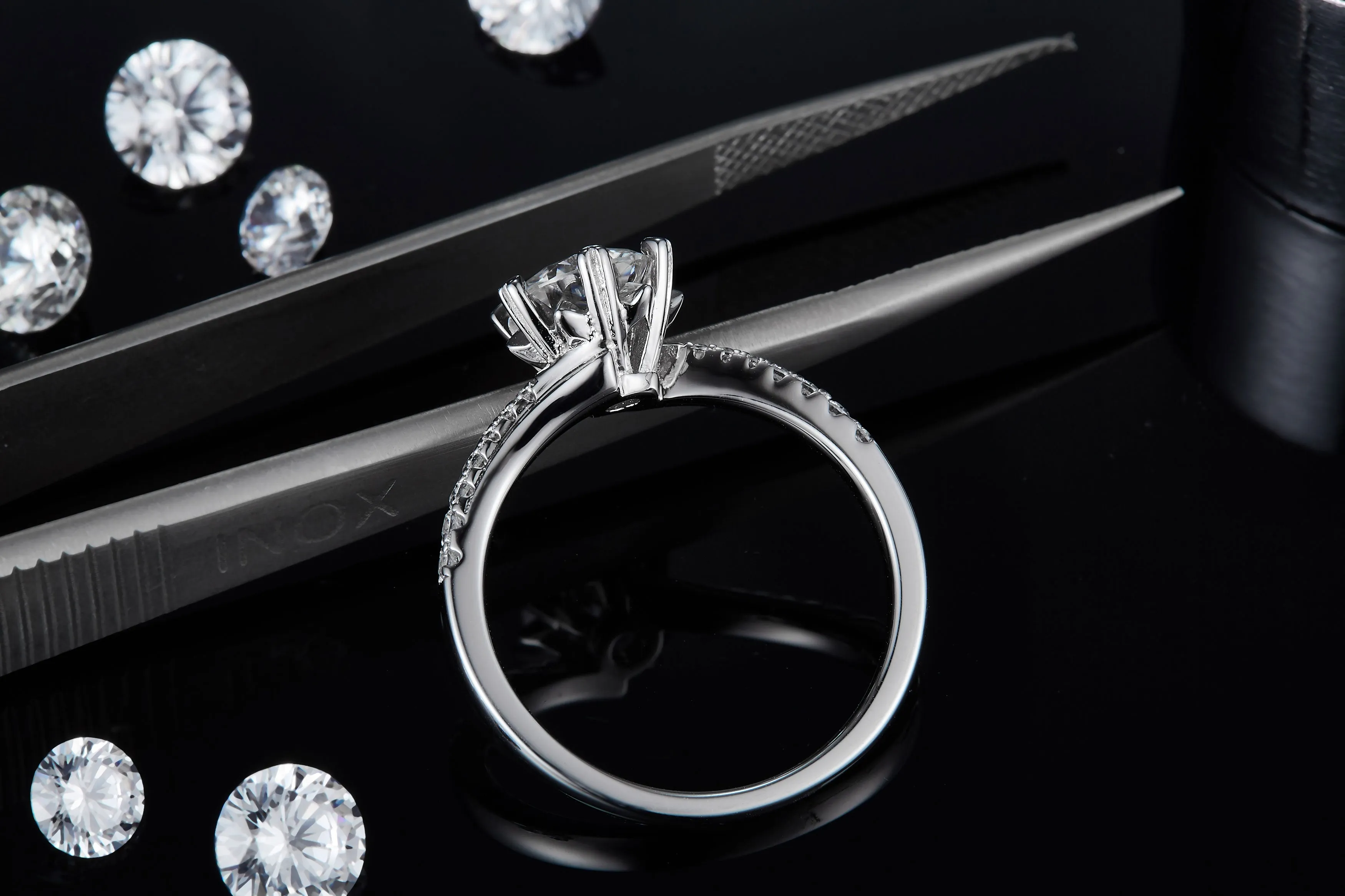 Snowflake Dance 1-carat moissanite wedding ring set on S925 silver with platinum plating and gift box