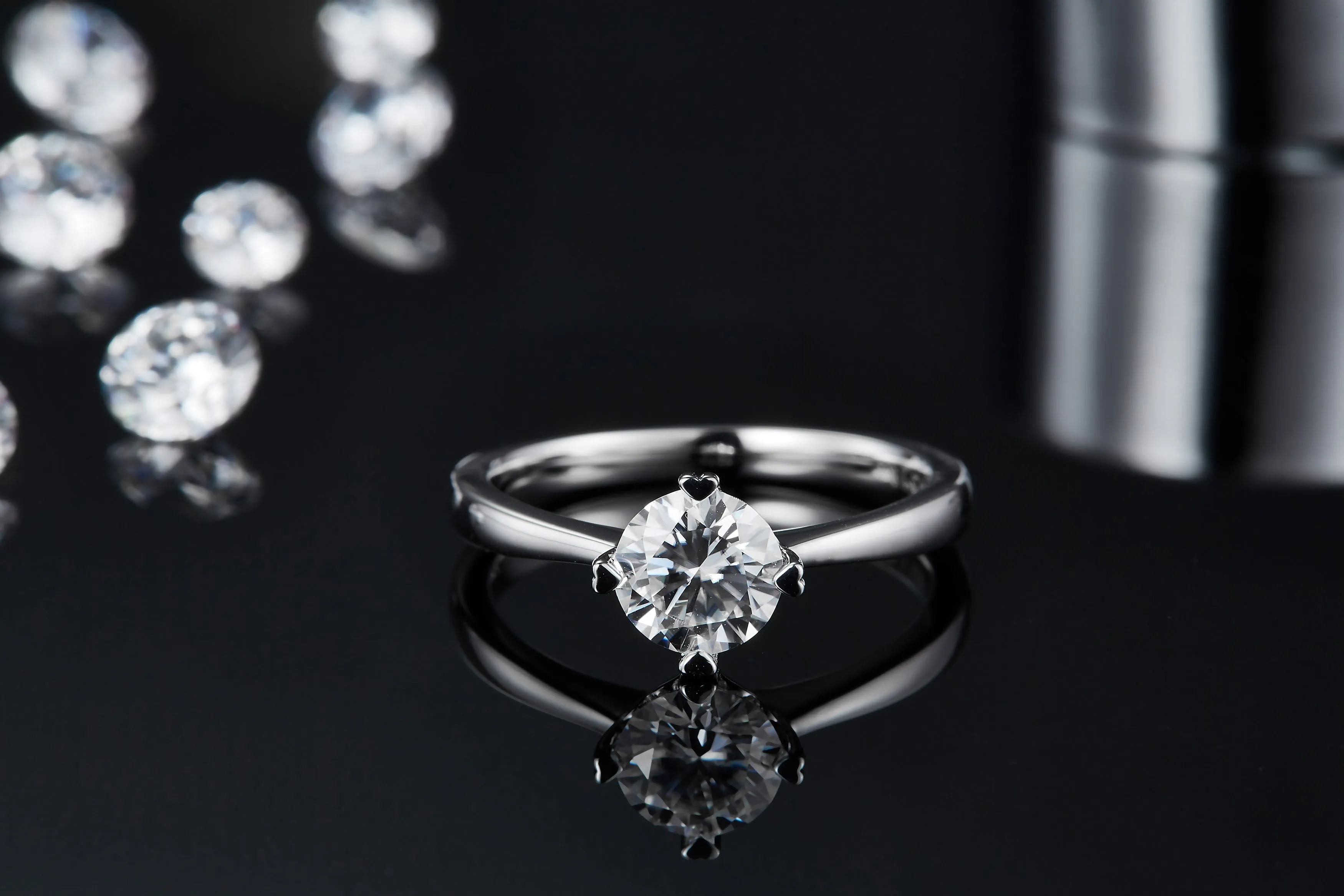 1-carat moissanite wedding ring set in S925 silver with platinum plate, gift box packaging, ring sizes 5-9