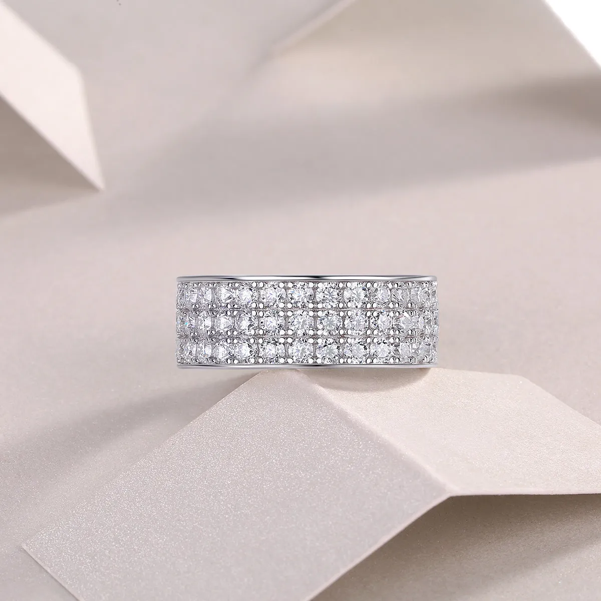 Star Dream moissanite wedding ring set with platinum-plated S925 silver band and gift box packaging