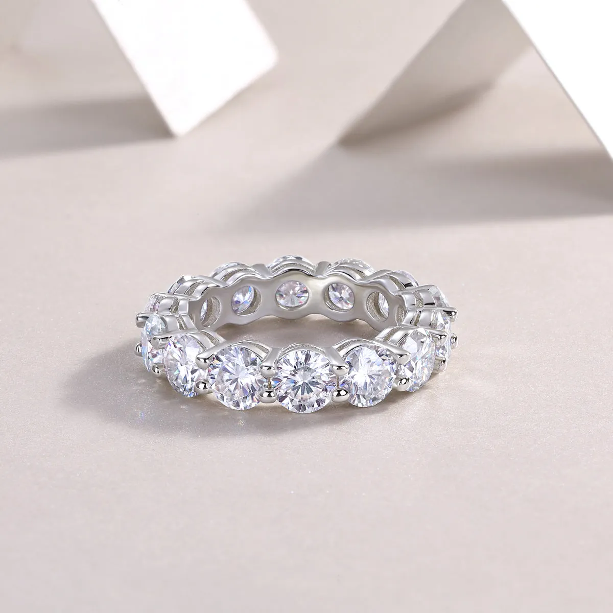 Star-studded moissanite wedding ring in S925 silver platinum-plated, gold colour, size 7, with diamond testability