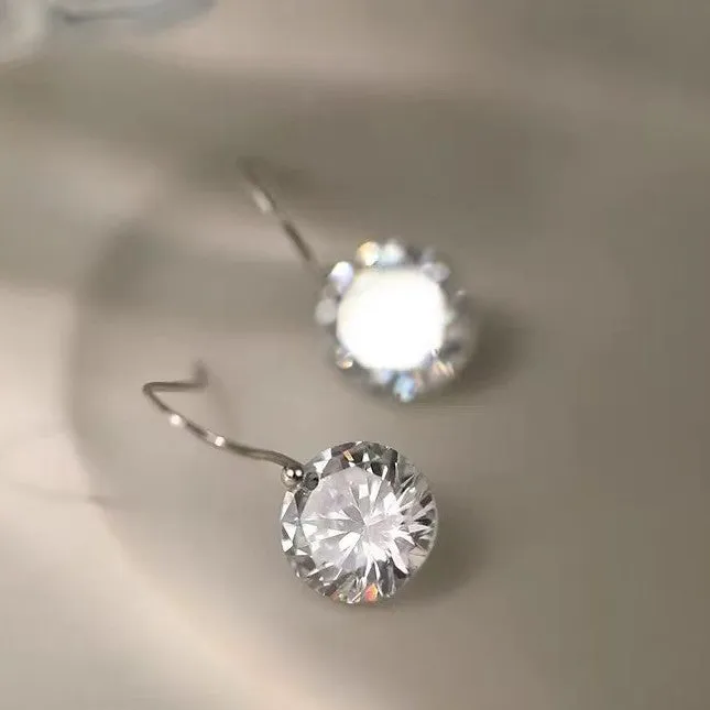 Women's light luxury copper earrings with round zircon stones in geometric shape, casual socialite style