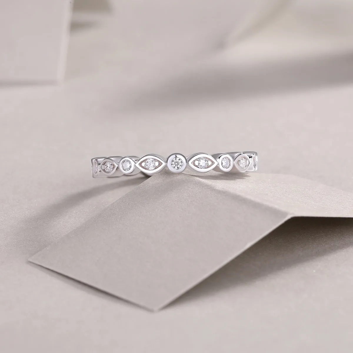 Starry Sky moissanite wedding ring set in S925 silver with platinum plating, gift box packaging, size 7