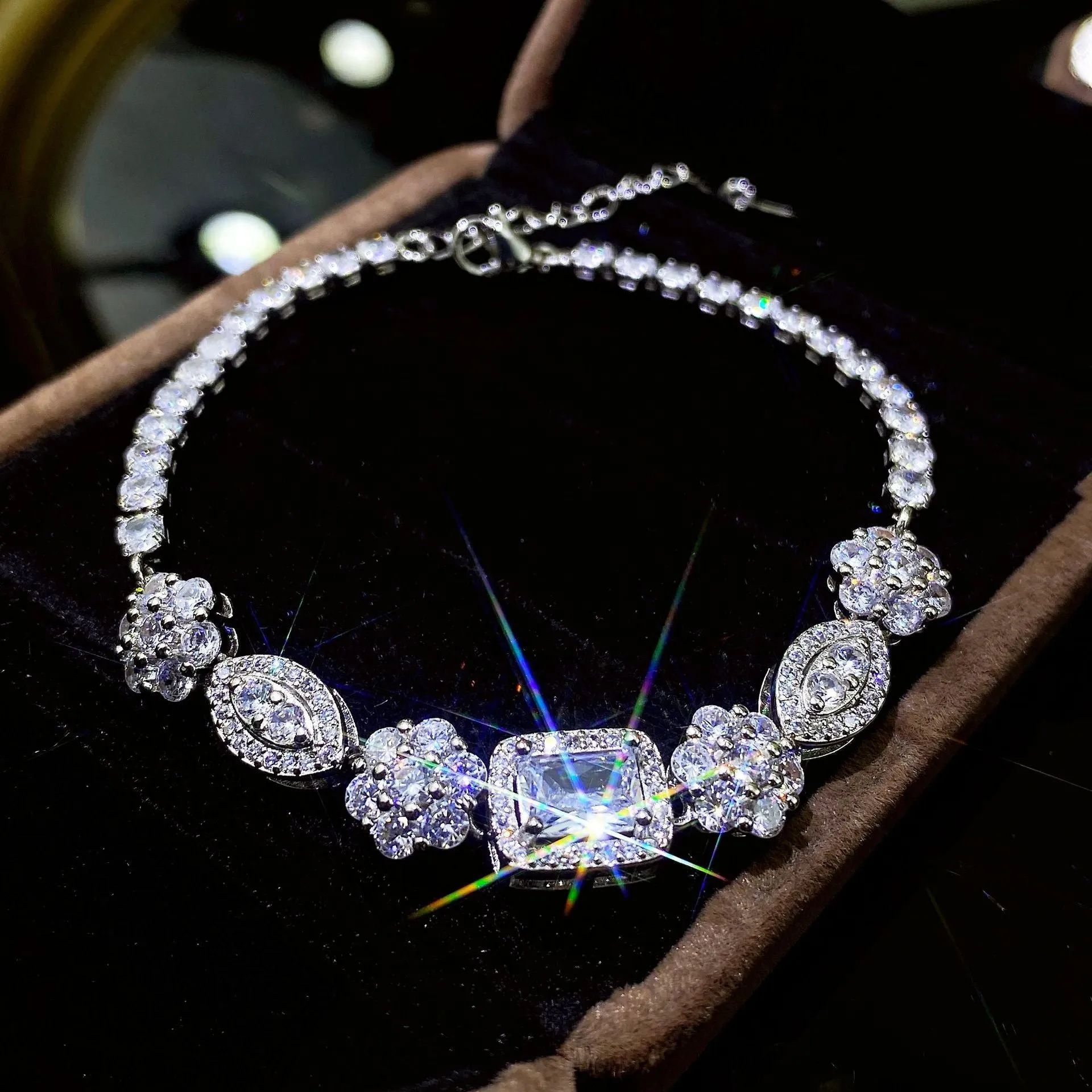 Women's silver-plated diamond bracelet with inlaid zircon, geometric shape, copper white gold plated, Type A 16+3cm