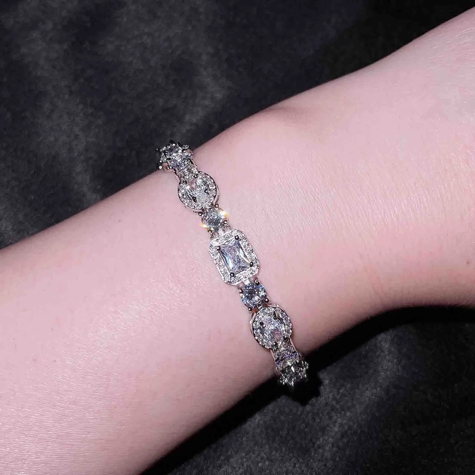 Women's silver-plated diamond bracelet with inlaid zircon, geometric shape, copper white gold plated, Type A 16+3cm