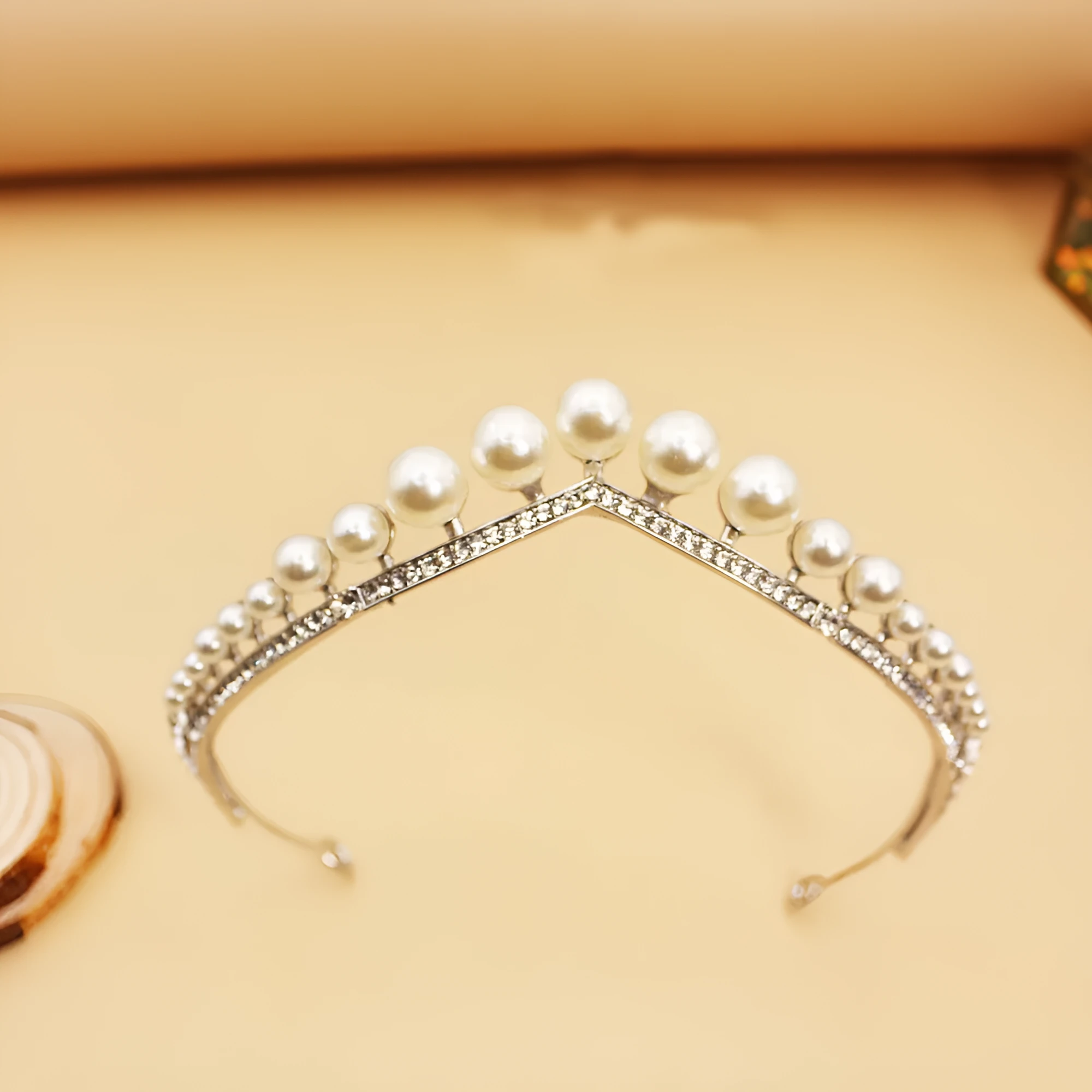 Silver alloy wedding crown with pearl decoration, 13 cm diameter, 3 cm height