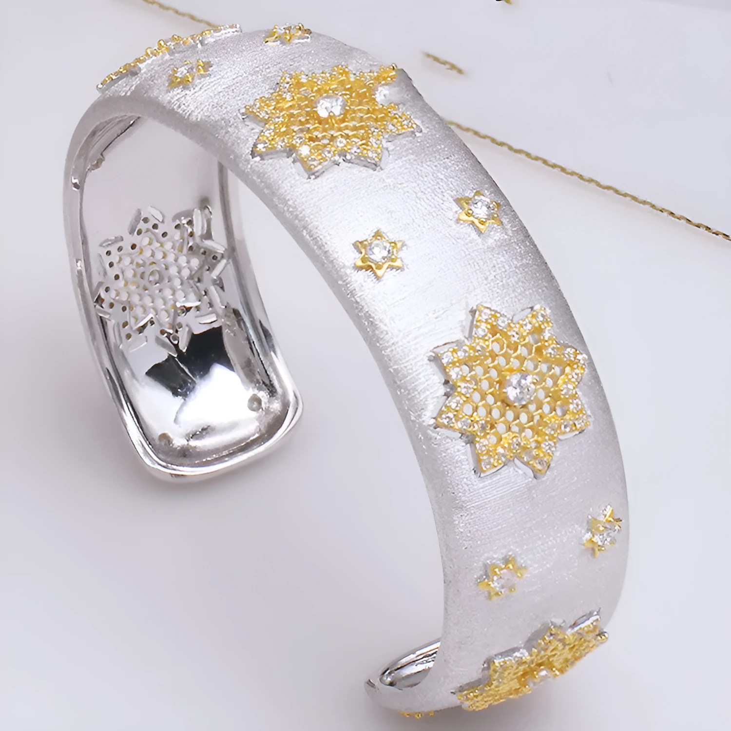 925 silver gold plated divided snowflake bracelet with open adjustable 18mm width