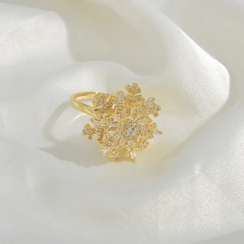 Rotating snowflake ring for women, copper with electroplated finish, adjustable opening, silver colour