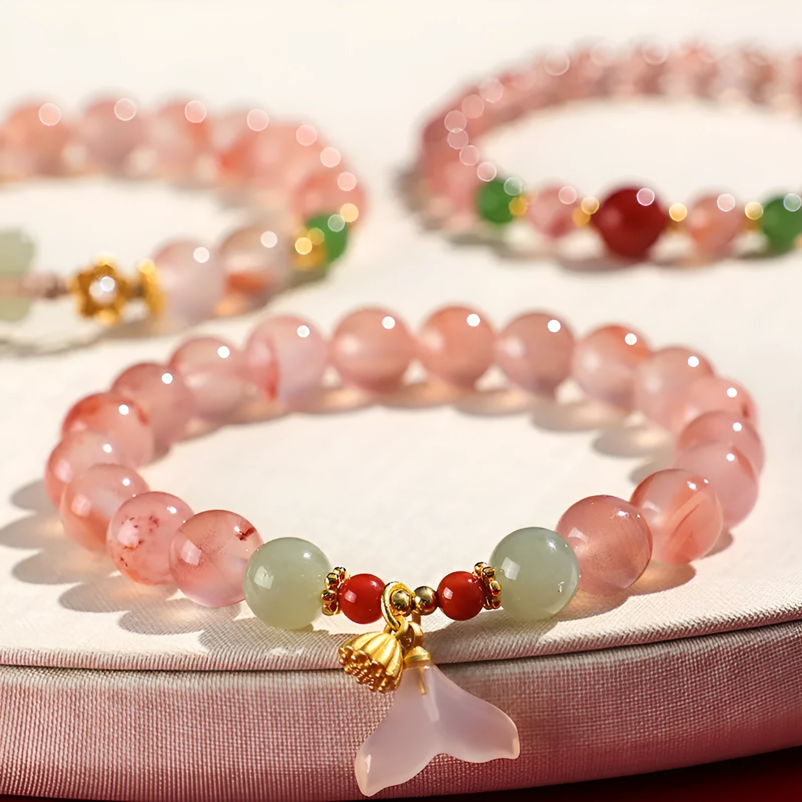 Ice floating south red white agate fishtail bracelet with manual processing and traditional weaving