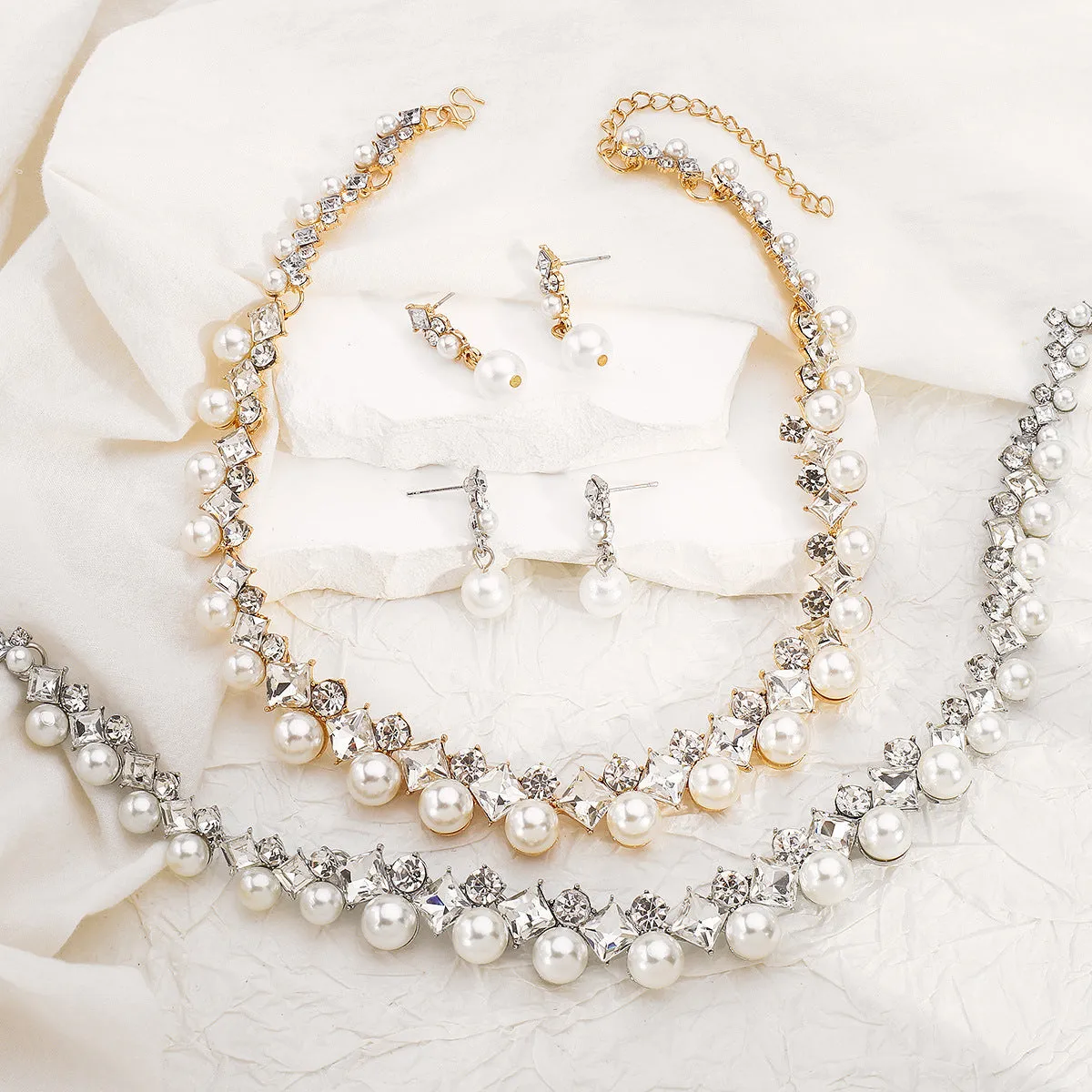 Baroque alloy necklace and earrings set with imitation pearl crystal glass drill accents gold finish women's formal dress jewellery