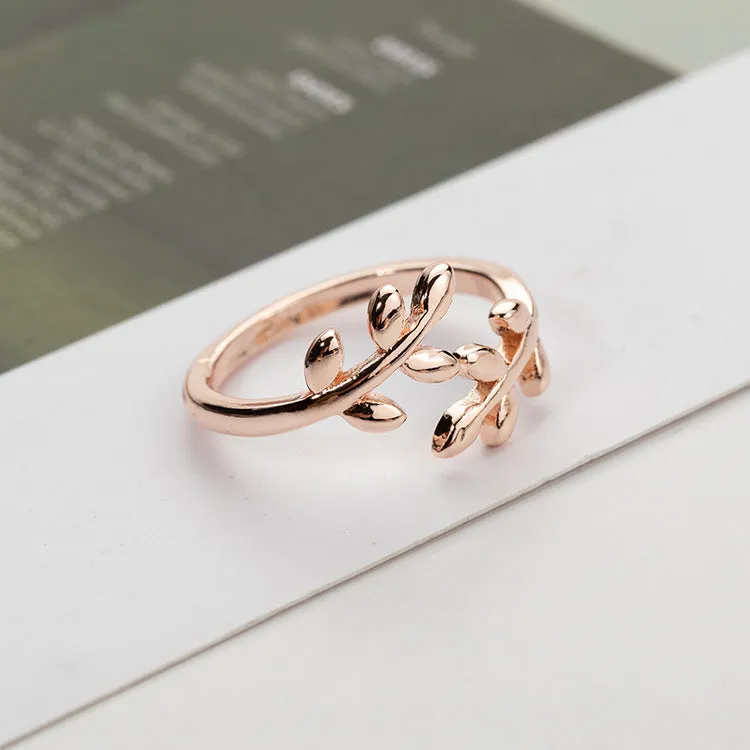 Women leaf ring in copper with adjustable band, golden finish
