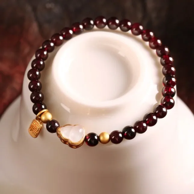 Women's Chinese-style gourd bracelet with imitation garnet beads and electroplated finish