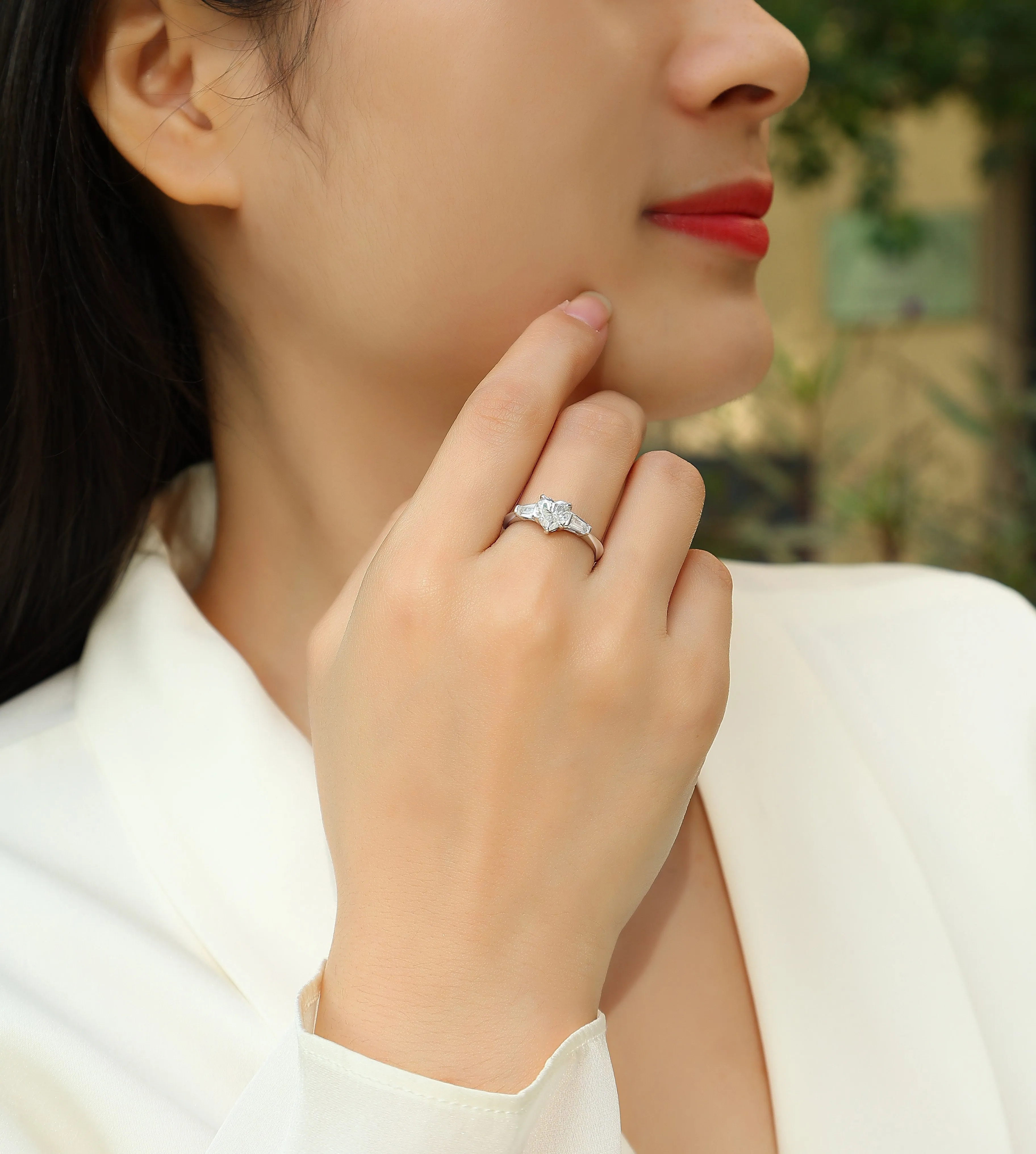 Heart-shaped moissanite wedding ring set in S925 silver with platinum plating, ring sizes 5-9, gift box